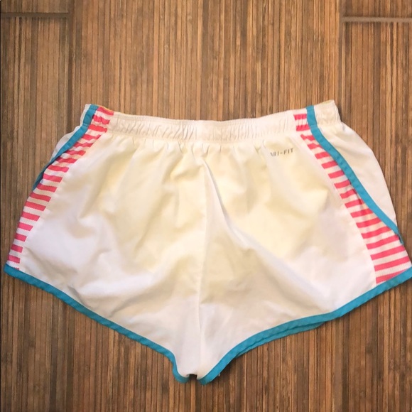 LIKE NEW WHITE NIKE TEMPO TRACK SHORTS SIZE SMALL - Picture 4 of 5